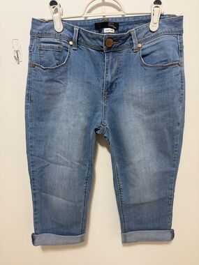 1822 Denim Light Blue Cropped Roll-Cuff Jeans